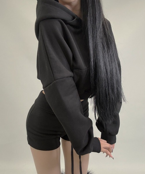 FOLLOWIN(フォロウィン)の「【 セットアップ 】ジップアップパーカー&ショートパンツ(セットアップ・レディース・グレー/チャコールグレー/ブラック/オートミール・FREE)」の13枚目の写真