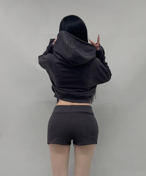 FOLLOWIN(フォロウィン)の「【 セットアップ 】ジップアップパーカー&ショートパンツ(セットアップ・レディース・グレー/チャコールグレー/ブラック/オートミール・FREE)」の18枚目の写真