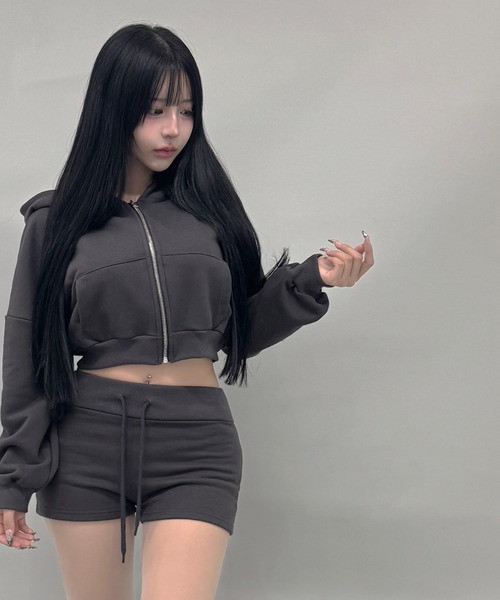FOLLOWIN(フォロウィン)の「【 セットアップ 】ジップアップパーカー&ショートパンツ(セットアップ・レディース・グレー/チャコールグレー/ブラック/オートミール・FREE)」の20枚目の写真