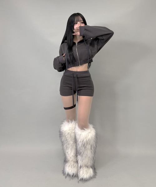 FOLLOWIN(フォロウィン)の「【 セットアップ 】ジップアップパーカー&ショートパンツ(セットアップ・レディース・グレー/チャコールグレー/ブラック/オートミール・FREE)」の22枚目の写真