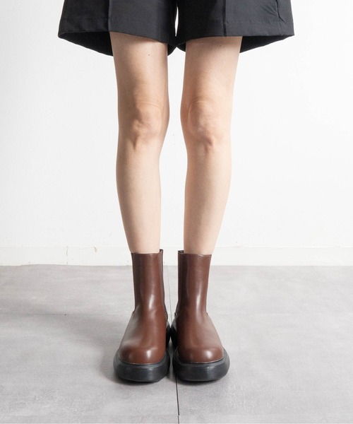 Fabby fabby(ファビィーファビィー)の「厚底ショートサイドゴアブーツ(ブーツ・レディース・ブラウン/ブラック・MEDIUM/LARGE/SMALL)」の19枚目の写真