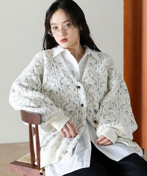 RAGEBLUE(レイジブルー)の「モールジャガードBIGカーディガン(カーディガン/ボレロ・レディース・ブラック/ホワイト/ピンク・FREE)」の8枚目の写真