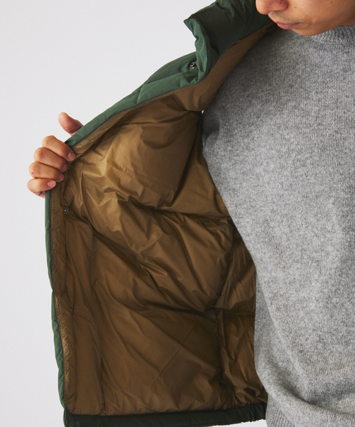 THE NORTH FACE(ザノースフェイス)の「THE NORTH FACE / ノースフェイス キャンプ シエラ ベスト ND92530(ダウンジャケット/コート・メンズ・ブラック/グリーン・MEDIUM/LARGE)」の16枚目の写真