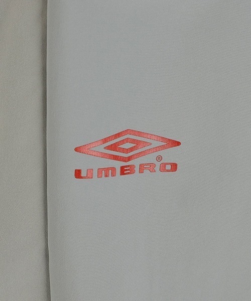 MAGIC STICK（マジックスティック）の「MAGIC STICK / マジックスティック：TONAL TECH JOGGER by UMBRO：25SS-MS3-020[WAX]（その他パンツ・メンズ・グレー系その他・L）」の3枚目の写真