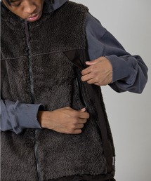 UNFRM OUTDOOR STANDARD（ユニフォームアウトドアスタンダード）の「【UNFRM OUTDOOR STANDARD:ユニフォームアウトドアスタンダード】COZY BOA FLEECE ZIP-UP VEST/ボアフリースベスト（ベスト）」