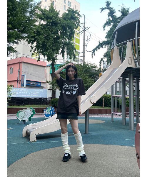 ESCAPEFROM（エスケープフロム）の「ホワイトハートプリントオーバーサイズ半袖Tシャツチャコール（Tシャツ/カットソー・レディース・その他・SMALL/MEDIUM/LARGE）」の6枚目の写真