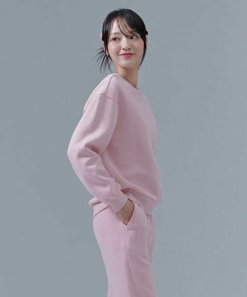 CHASECULT(チェイスカルト)の「女性 起毛 ブークル ポイント スウェット Tシャツ-CFRG5172D0P(スウェット・レディース・PINK・85/90)」の2枚目の写真