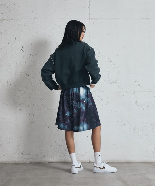 NIKE（ナイキ）の「ナイキ スポーツウェア フェニックス フリース ウィメンズ モックネック スウェットシャツ / Nike Sportswear Phoenix Fleece Women's Mock-Neck Sweatshirt IM7491-390 Seaweed（スウェット・レディース・ダークグリーン・S/M/L/XS/XL）」の7枚目の写真