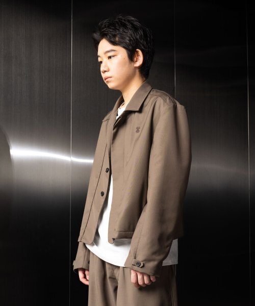 IUGAMAKARAS(イウガマカラス)の「Hem Button Crop Jacket (Brown)(テーラードジャケット・メンズ・その他・1)」の7枚目の写真
