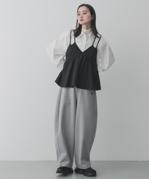 SENSE OF PLACE by URBAN RESEARCH(センスオブプレイスバイアーバンリサーチ)の「ワンポイントシシュウスウェットパンツ(その他パンツ・レディース・グレー/ブラック・SMALL/MEDIUM)」の4枚目の写真