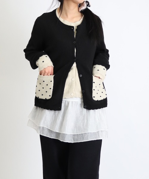 Vini（ヴィニ）の「【ウィッシュコア】レイヤードスタイルドット柄フリルポケットカーディガン（ニット/セーター・レディース・ブラック/グレー・FREE）」の13枚目の写真