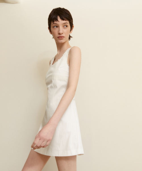 LADY VOLUME(レディーボリューム)の「SQUARER LINE MINI DRESS_WHITE(ワンピース・レディース・その他・MEDIUM/SMALL)」の2枚目の写真