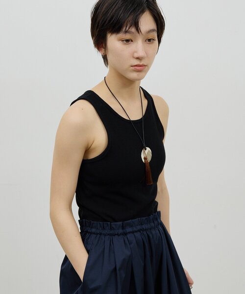 GALLARDAGALANTE（ガリャルダガランテ）の「【前後2way】ハイツイストリブタンク（キャミソール・レディース・レッド/ホワイト/ブラック・FREE）」の10枚目の写真