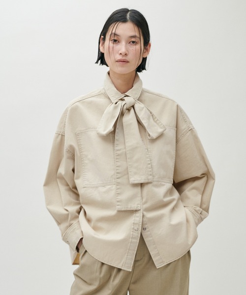 LARUTA(ラルータ)の「【LARUTA】ボウタイBIGポケットデニムブラウス(シャツ/ブラウス・レディース・ライトベージュ/サックスブルー・FREE)」の15枚目の写真