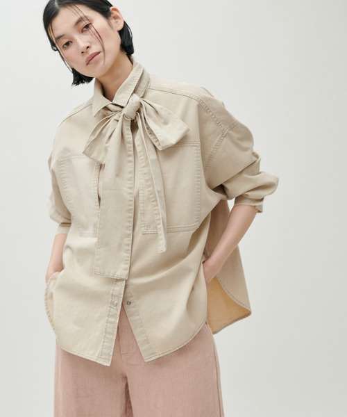 LARUTA(ラルータ)の「【LARUTA】ボウタイBIGポケットデニムブラウス(シャツ/ブラウス・レディース・ライトベージュ/サックスブルー・FREE)」の10枚目の写真