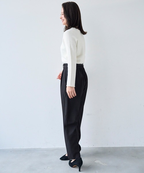 mil（ミル）の「ベルト付き センタープレス テーパードパンツ【セットアップ対応】 【585140】（スラックス・レディース・ブラック/ライトベージュ/グレイッシュベージュ・FREE/S-Short/S-Regular/M-Short/M-Regular）」の16枚目の写真