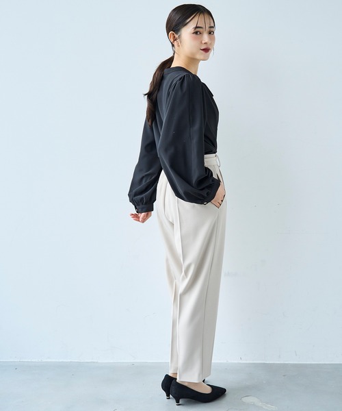 mil（ミル）の「ベルト付き センタープレス テーパードパンツ【セットアップ対応】 【585140】（スラックス・レディース・ブラック/ライトベージュ/グレイッシュベージュ・FREE/S-Short/S-Regular/M-Short/M-Regular）」の22枚目の写真