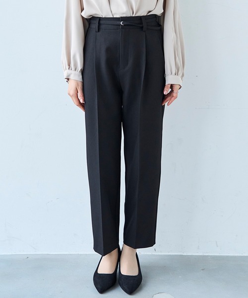 mil（ミル）の「ベルト付き センタープレス テーパードパンツ【セットアップ対応】 【585140】（スラックス・レディース・ブラック/ライトベージュ/グレイッシュベージュ・FREE/S-Short/S-Regular/M-Short/M-Regular）」の8枚目の写真