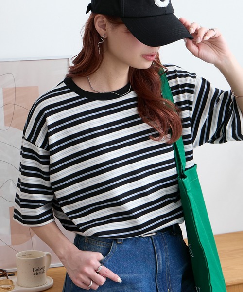 MONO-MART(モノマート)の「配色マルチボーダー オーバーサイズ 半袖Tシャツ(Tシャツ/カットソー・レディース・ブラック/グレー/ライトブルー/アイボリー/ネイビー/ブラウン・M/L)」の3枚目の写真