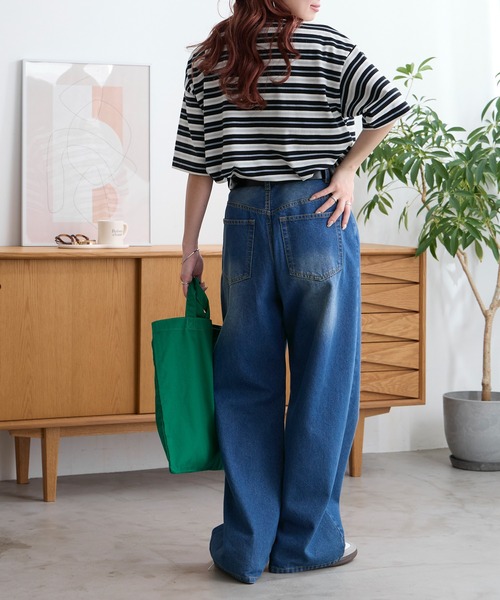 MONO-MART(モノマート)の「配色マルチボーダー オーバーサイズ 半袖Tシャツ(Tシャツ/カットソー・レディース・ブラック/グレー/ライトブルー/アイボリー/ネイビー/ブラウン・M/L)」の17枚目の写真