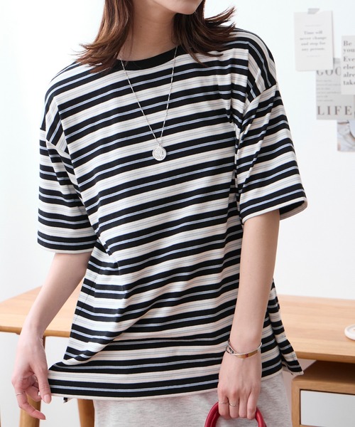 MONO-MART(モノマート)の「配色マルチボーダー オーバーサイズ 半袖Tシャツ(Tシャツ/カットソー・レディース・ブラック/グレー/ライトブルー/アイボリー/ネイビー/ブラウン・M/L)」の21枚目の写真