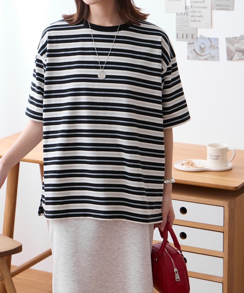 MONO-MART(モノマート)の「配色マルチボーダー オーバーサイズ 半袖Tシャツ(Tシャツ/カットソー・レディース・ブラック/グレー/ライトブルー/アイボリー/ネイビー/ブラウン・M/L)」の22枚目の写真