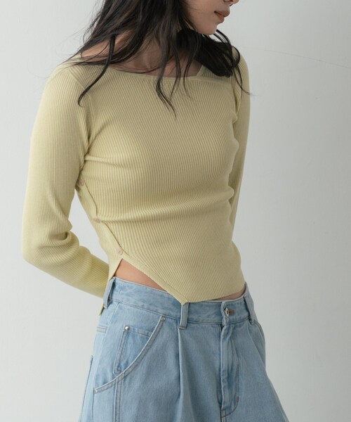 GALLEST(ギャレスト)の「オフショルスリットリブニット(ニット/セーター・レディース・ホワイト/ライトグリーン/ブラック/サックスブルー・38)」の3枚目の写真