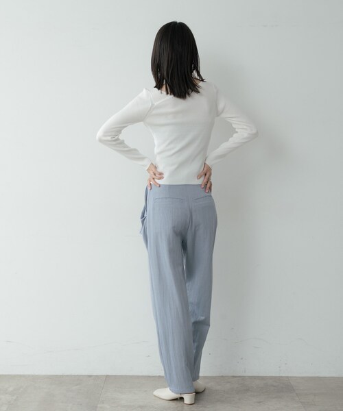 GALLEST(ギャレスト)の「オフショルスリットリブニット(ニット/セーター・レディース・ホワイト/ライトグリーン/ブラック/サックスブルー・38)」の7枚目の写真