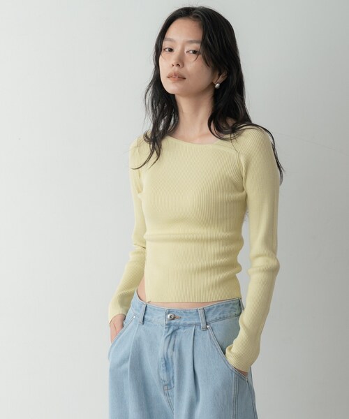 GALLEST(ギャレスト)の「オフショルスリットリブニット(ニット/セーター・レディース・ホワイト/ライトグリーン/ブラック/サックスブルー・38)」の17枚目の写真