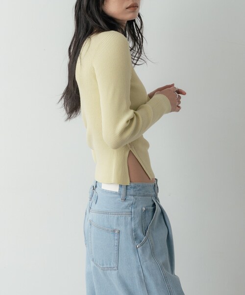 GALLEST(ギャレスト)の「オフショルスリットリブニット(ニット/セーター・レディース・ホワイト/ライトグリーン/ブラック/サックスブルー・38)」の18枚目の写真