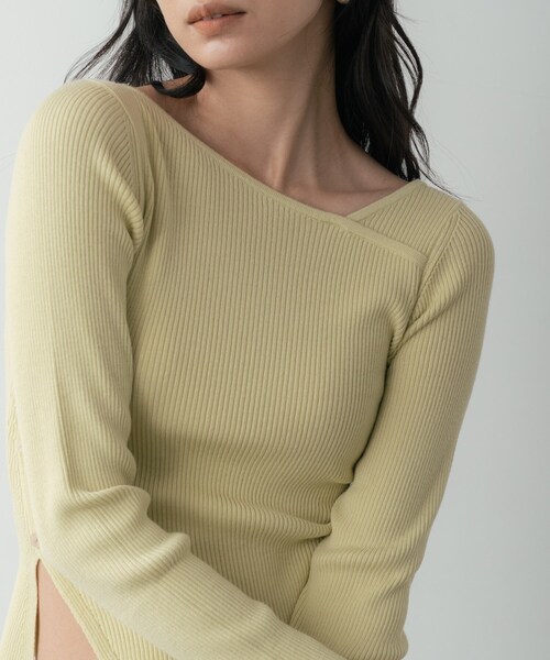 GALLEST(ギャレスト)の「オフショルスリットリブニット(ニット/セーター・レディース・ホワイト/ライトグリーン/ブラック/サックスブルー・38)」の22枚目の写真