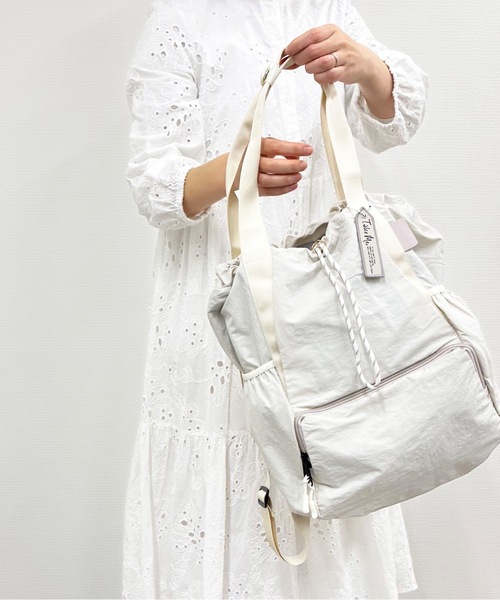 nicott(ニコット)の「NC:TakeMe(テイクミー)Today 2way パーストート(トートバッグ・レディース・ベージュ/ブラック/オフホワイト/グレー・FREE)」の2枚目の写真
