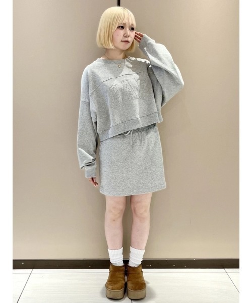 GAP（ギャップ）の「フレンチテリー オーバーサイズ GAPロゴ クロップドスウェットシャツ（スウェット・レディース・ライトグレー/ブラック/クリーム・XXS/XL/L/M/S/XS）」の18枚目の写真