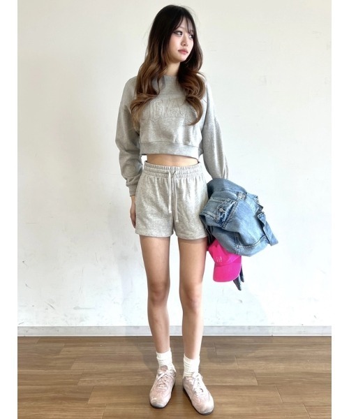GAP（ギャップ）の「フレンチテリー オーバーサイズ GAPロゴ クロップドスウェットシャツ（スウェット・レディース・ライトグレー/ブラック/クリーム・XXS/XL/L/M/S/XS）」の19枚目の写真