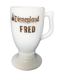 CHERRY DRIVER（チェリードライバー）の「ヴィンテージディズニーランド &ldquo;FRED&rdquo; ペデスタルミルクグラスマグ（グラス/マグカップ/タンブラー）」