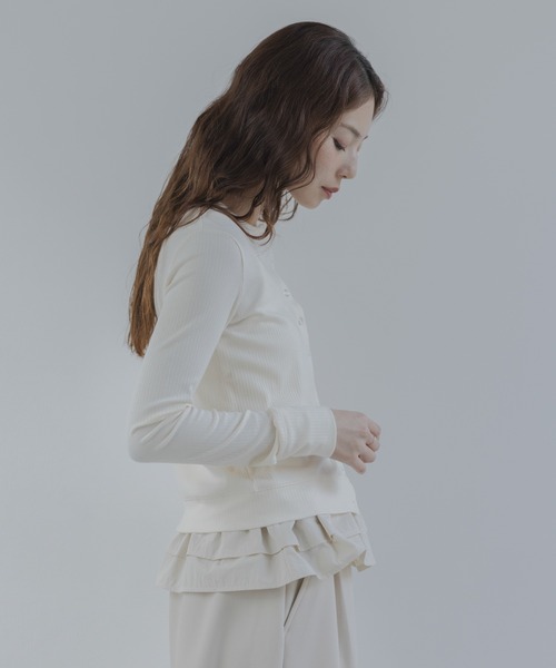 URBAN RESEARCH Sonny Label（アーバンリサーチサニーレーベル）の「『WEB限定』裾フリルカットアンサンブル（Tシャツ/カットソー・レディース・グレー/オフホワイト/ブラック・FREE）」の8枚目の写真