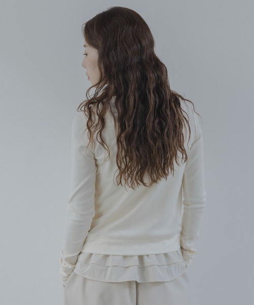 URBAN RESEARCH Sonny Label（アーバンリサーチサニーレーベル）の「『WEB限定』裾フリルカットアンサンブル（Tシャツ/カットソー・レディース・グレー/オフホワイト/ブラック・FREE）」の9枚目の写真