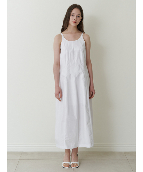 KINDABABY(カインダベイビー)の「semi halter long dress - white(ワンピース・レディース・ホワイト・FREE)」の1枚目の写真