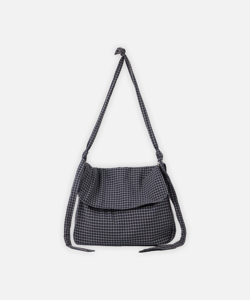 DRAW FIT（ドローフィット）の「レイヤースモークチェッククロスバッグ [CHARCOAL]（メッセンジャーバッグ・メンズ・その他・FREE）」の3枚目の写真