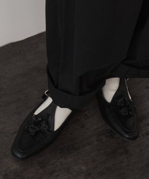 Libra Cue(リブラ キュー)の「Tストラップタッセルシューズ(パンプス・レディース・ブラック・SMALL/MEDIUM/LARGE)」の8枚目の写真