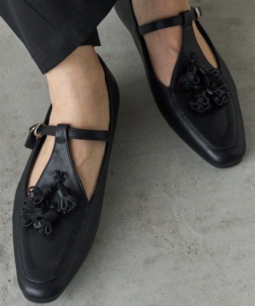Libra Cue(リブラ キュー)の「Tストラップタッセルシューズ(パンプス・レディース・ブラック・SMALL/MEDIUM/LARGE)」の12枚目の写真