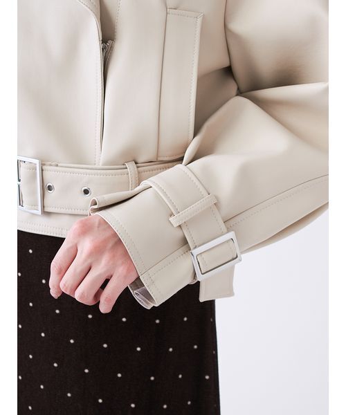 SNIDEL（スナイデル）の「ショートトレンチ（トレンチコート・レディース・ベージュ/ブラック/ライトベージュ・F）」の7枚目の写真