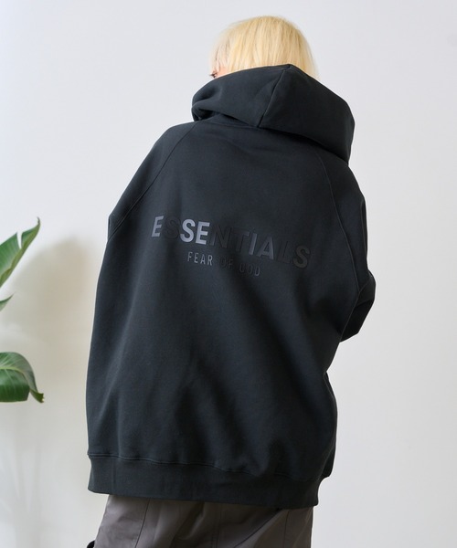 FOG ESSENTIALS(エフオージーエッセンシャルズ)の「FOG ESSENTIALS BACK LOGO SWEAT HOODIE / 21SS-BACK LOGO SWEAT HOODIE(パーカー・メンズ・ブラック/クリーム・S/M/L/XL)」の4枚目の写真