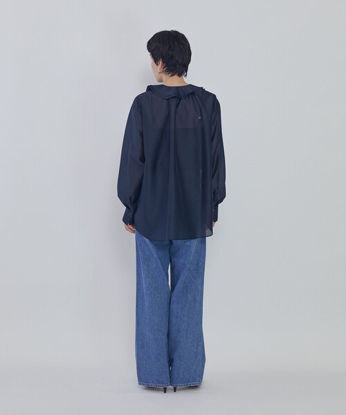 1er Arrondissement(プルミエアロンディスモン)の「ラッフルVネックブラウス(シャツ/ブラウス・レディース・ベージュ/ブルー系その他3/オフホワイト・38/36)」の7枚目の写真