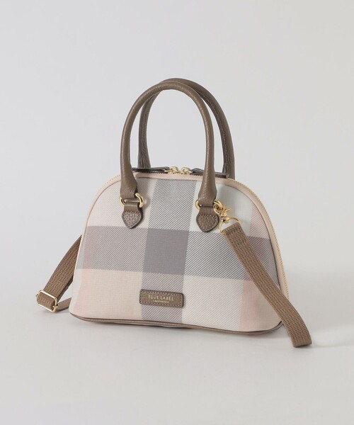 BLUE LABEL CRESTBRIDGE（ブルーレーベルクレストブリッジ）の「クレストブリッジチェックPVCブガッティバッグ（ショルダーバッグ・レディース・レッド/ベージュ系その他/ピンク系その他3・FREE）」の2枚目の写真
