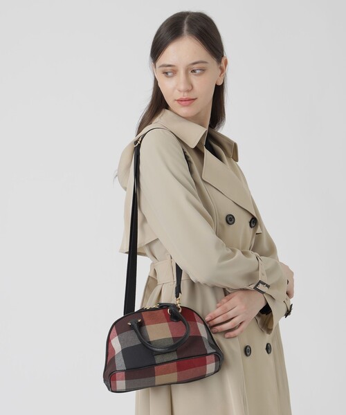 BLUE LABEL CRESTBRIDGE（ブルーレーベルクレストブリッジ）の「クレストブリッジチェックPVCブガッティバッグ（ショルダーバッグ・レディース・レッド/ベージュ系その他/ピンク系その他3・FREE）」の12枚目の写真