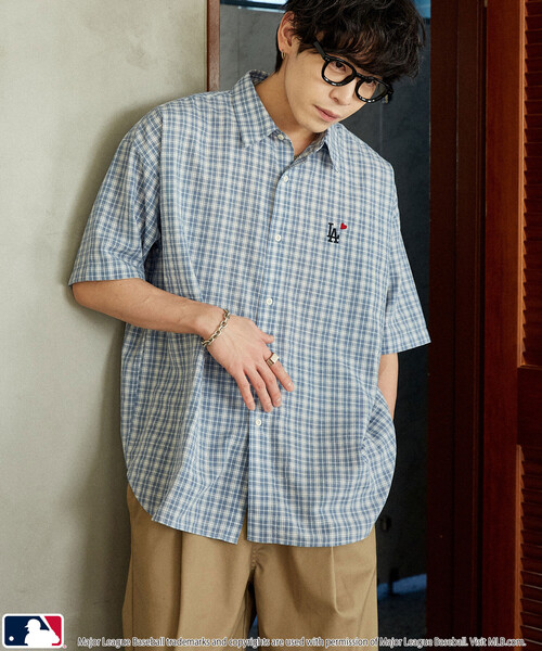 PUBLUX（パブリュクス）の「PUBLUX/パブリュクス 別注MLB ワンポイント刺繍 ハーフスリーブ ビッグシャツ　限定展開（シャツ/ブラウス・メンズ・サックスブルー/ブルー/ベージュ・LARGE/MEDIUM/SMALL）」の4枚目の写真