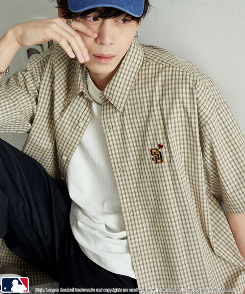 PUBLUX（パブリュクス）の「PUBLUX/パブリュクス 別注MLB ワンポイント刺繍 ハーフスリーブ ビッグシャツ　限定展開（シャツ/ブラウス・メンズ・サックスブルー/ブルー/ベージュ・LARGE/MEDIUM/SMALL）」の21枚目の写真