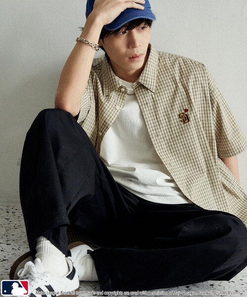 PUBLUX（パブリュクス）の「PUBLUX/パブリュクス 別注MLB ワンポイント刺繍 ハーフスリーブ ビッグシャツ　限定展開（シャツ/ブラウス・メンズ・サックスブルー/ブルー/ベージュ・LARGE/MEDIUM/SMALL）」の22枚目の写真