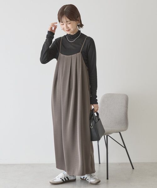AMERICAN HOLIC（アメリカンホリック）の「タックサテンキャミワンピース（ワンピース・レディース・キャメル/チャコールグレー・L/M）」の19枚目の写真